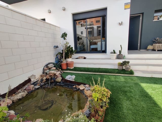 4 sypialnia Dom szeregowy na sprzedaż w Los Molinos - Villa Blanca, Miasto Almería z basenem garażem - 470 000 € (Ref: 9643399)