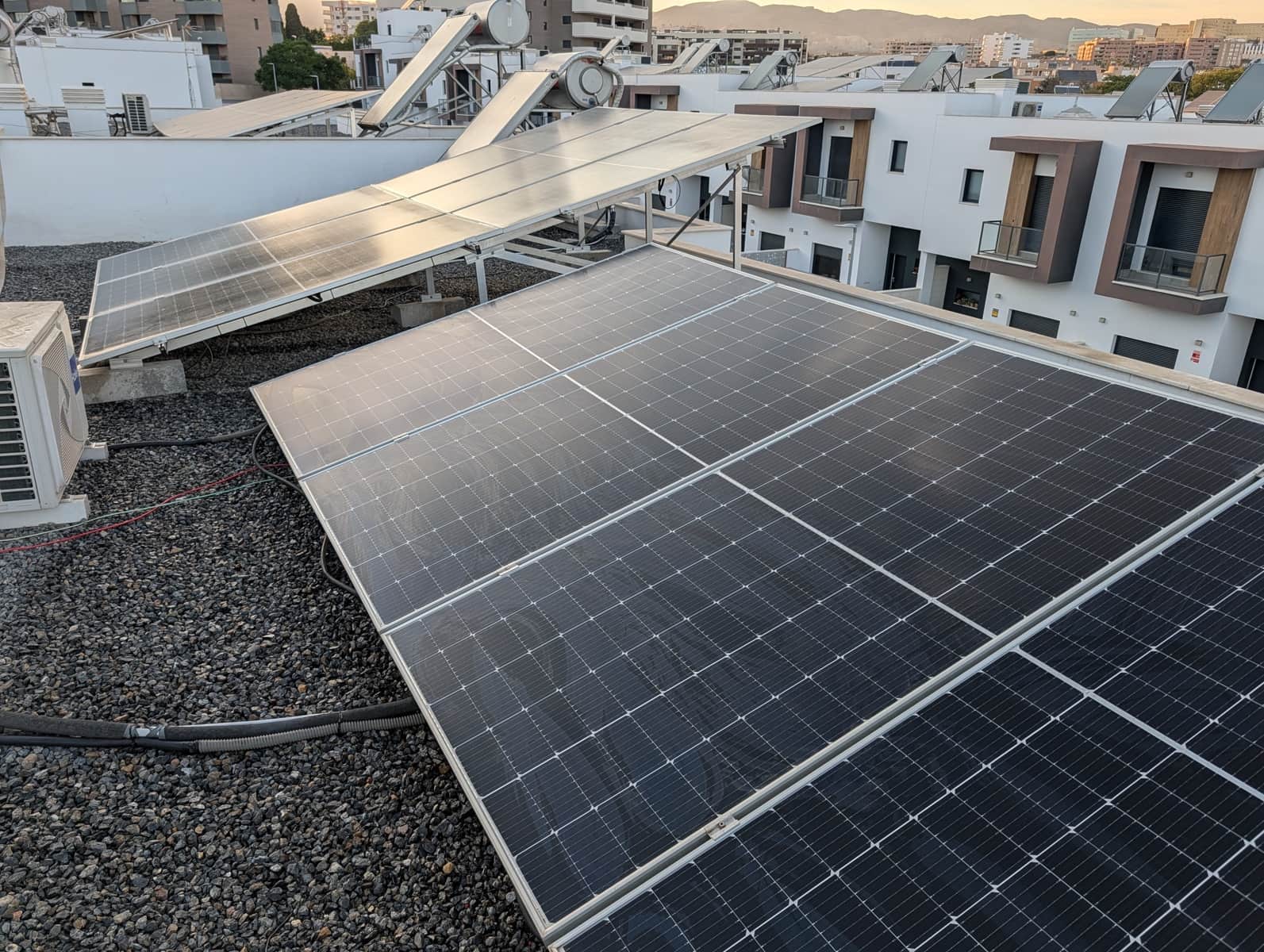 4 sypialnia Dom szeregowy na sprzedaż w Miasto Almeria z basenem garażem - 470 000 € (Ref: 9643399)