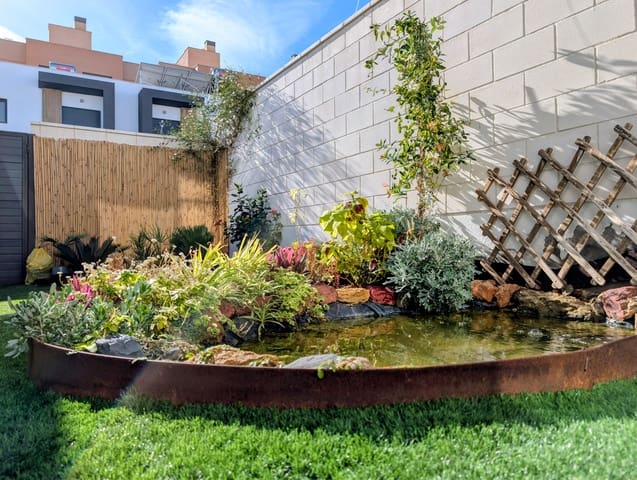 4 sypialnia Dom szeregowy na sprzedaż w Los Molinos - Villa Blanca, Miasto Almería z basenem garażem - 470 000 € (Ref: 9643399)