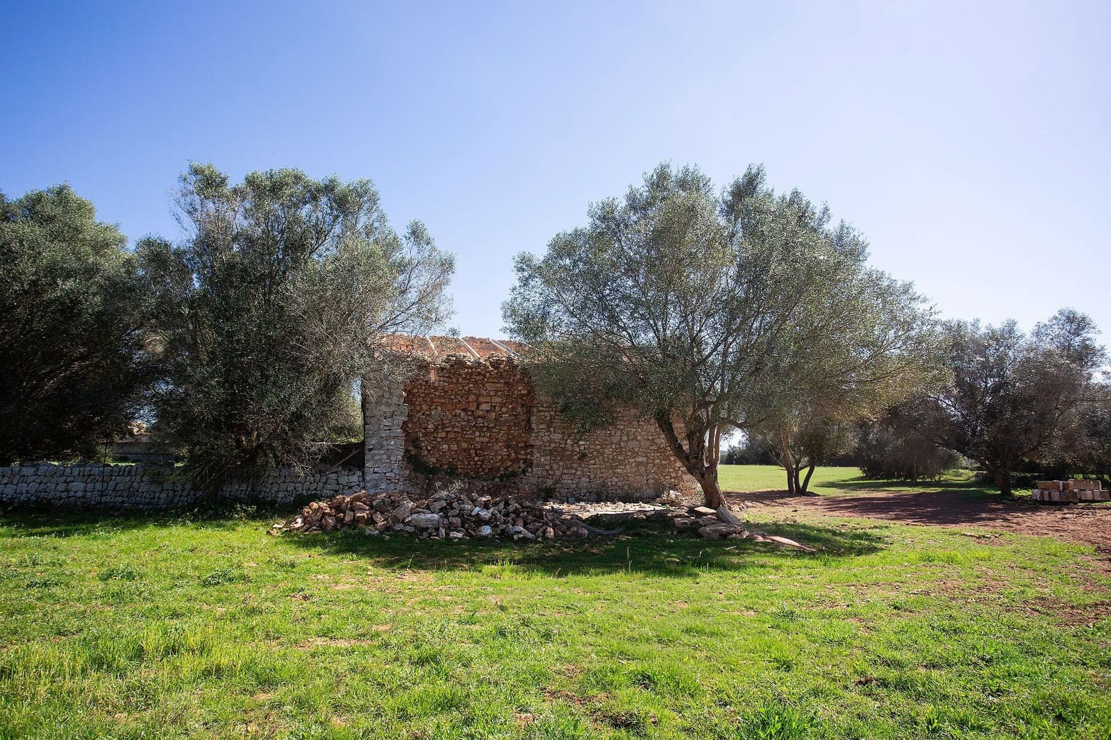 4 bedroom Finca/Country House for sale in Sant Llorenc des Cardassar - € 799,990 (Ref: 9715323)