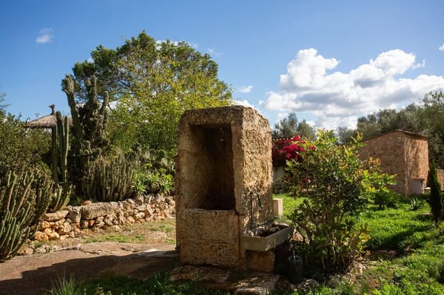 5 soveværelse Finca/Landehus til salg i Costitx med swimmingpool - € 1.800.000 (Ref: 9715326)