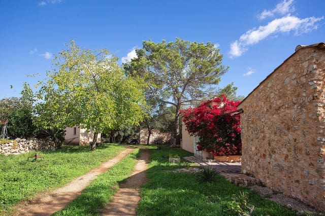 5 soveværelse Finca/Landehus til salg i Costitx med swimmingpool - € 1.800.000 (Ref: 9715326)