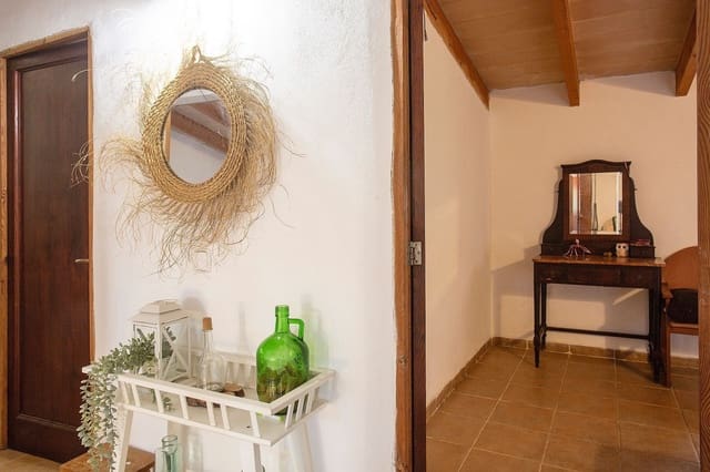 4 bedroom Villa for sale in Manacor - € 565,000 (Ref: 9740242)