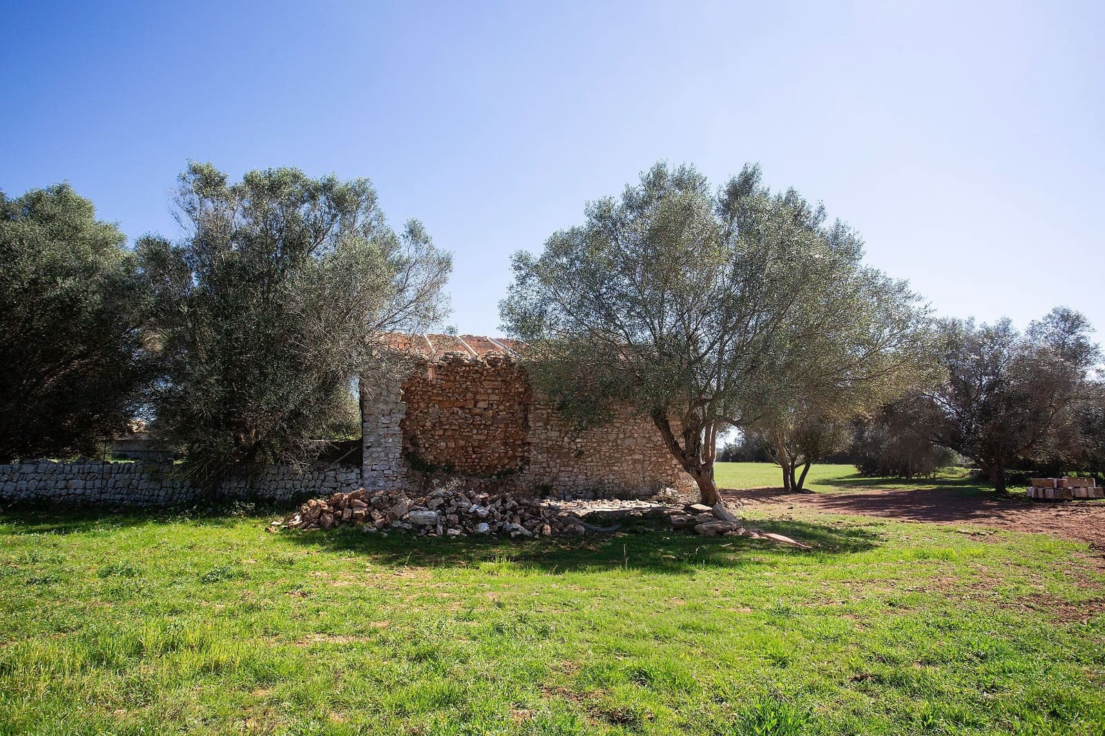4 bedroom Finca/Country House for sale in Sant Llorenc des Cardassar - € 799,990 (Ref: 9740246)