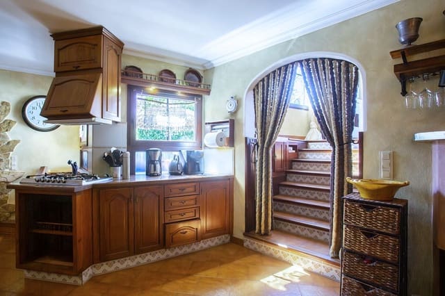 2 chambre Finca/Maison de Campagne à vendre à Artà avec piscine garage - 550 000 € (Ref: 9856340)