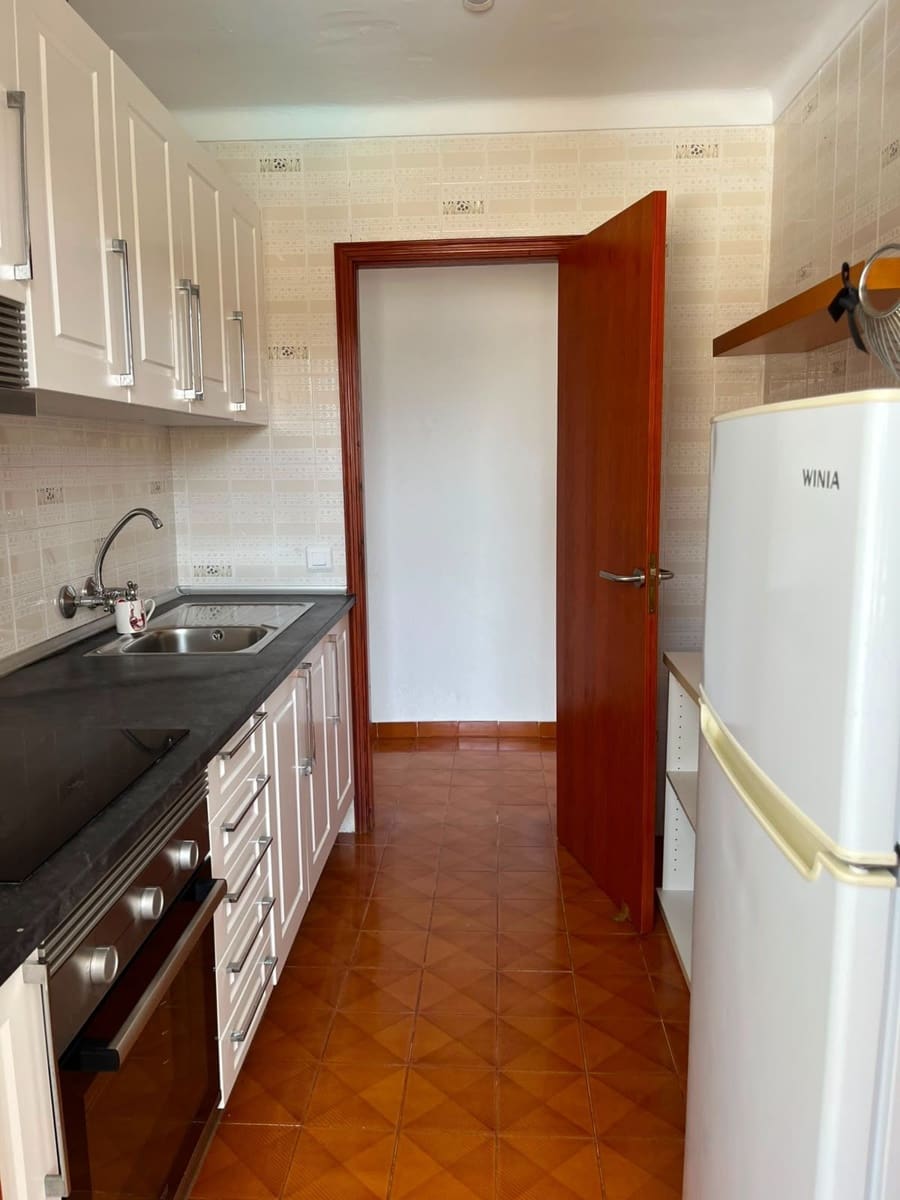 2 bedroom Apartment for rent in Cala Bona - € 1,300 (Ref: 9915219)