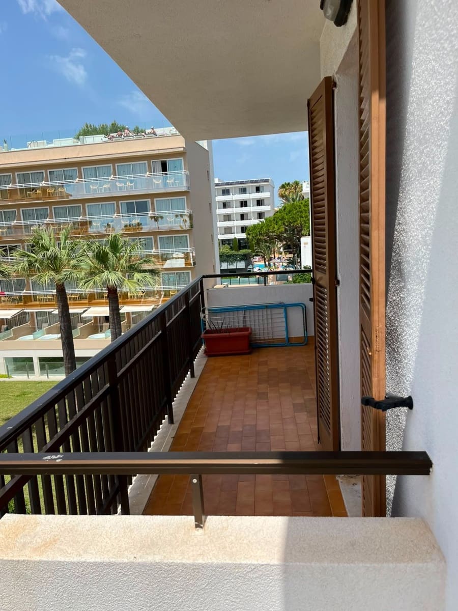 2 bedroom Apartment for rent in Cala Bona - € 1,300 (Ref: 9915219)
