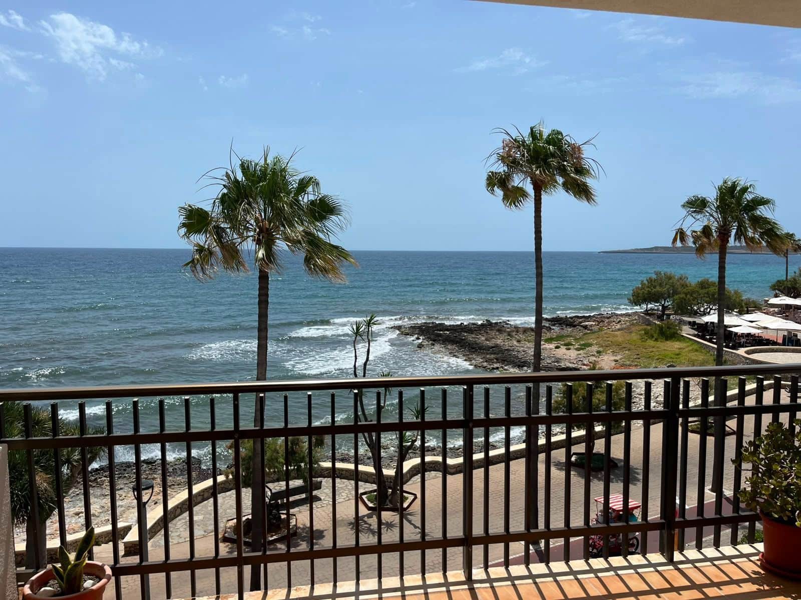 2 bedroom Apartment for rent in Cala Bona - € 1,300 (Ref: 9915219)