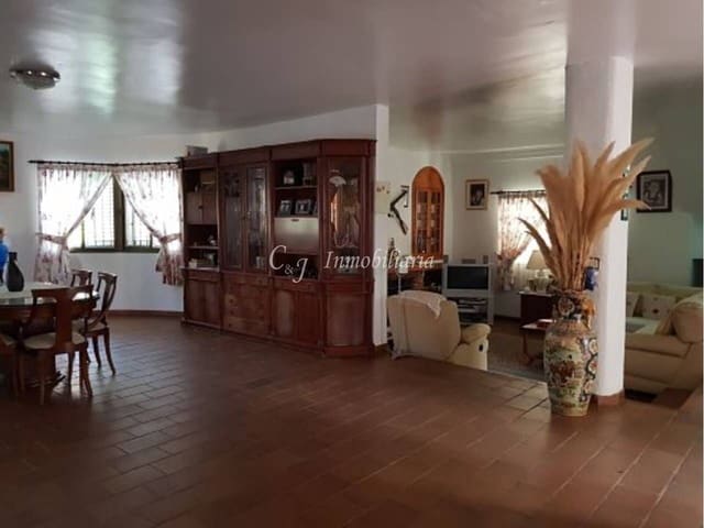 4 bedroom Villa for sale in Estivella with pool garage - € 375,000 (Ref: 9707731)