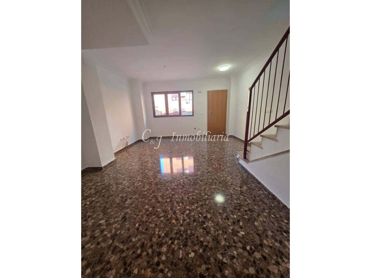 3 soveværelse Rækkehus til salg i Sagunto / Sagunt med swimmingpool garage - € 269.000 (Ref: 9707738)