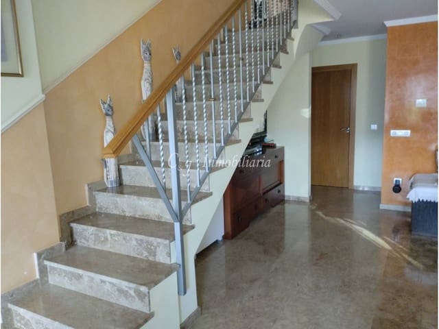 3 sovrum Semi-fristående Villa till salu i Sagunto / Sagunt med garage - 345 000 € (Ref: 9707739)