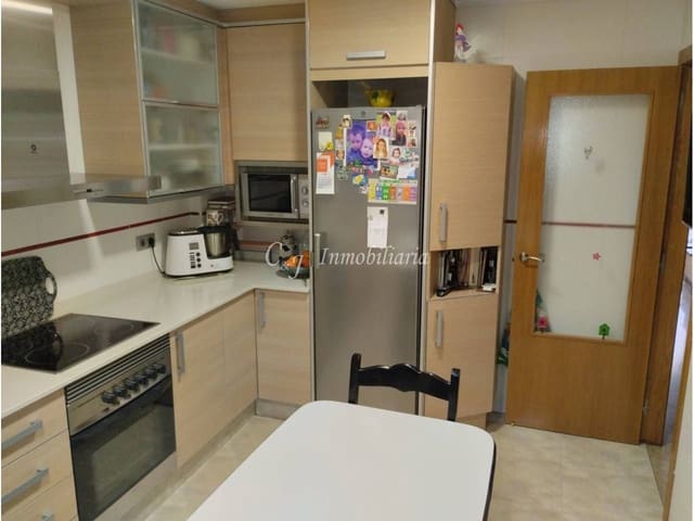 3 sovrum Semi-fristående Villa till salu i Sagunto / Sagunt med garage - 345 000 € (Ref: 9707739)