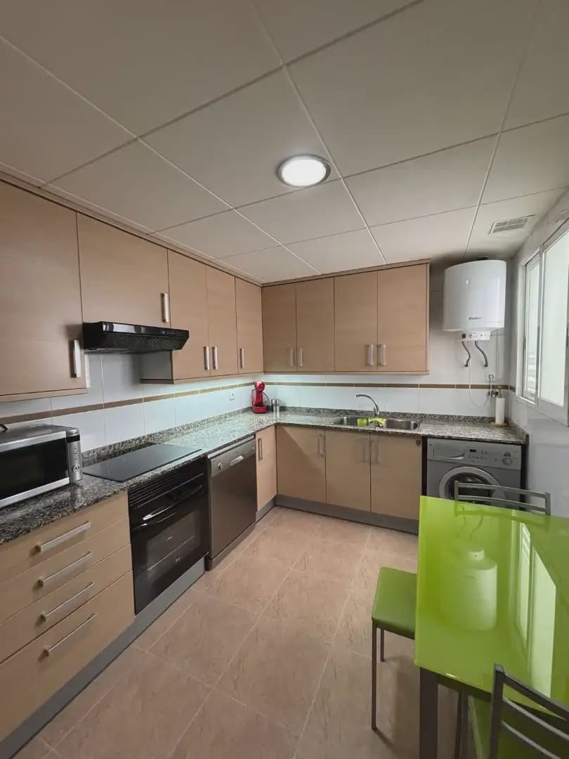 3 soveværelse Lejlighed til salg i L'Alcudia med garage - € 160.000 (Ref: 10130748)