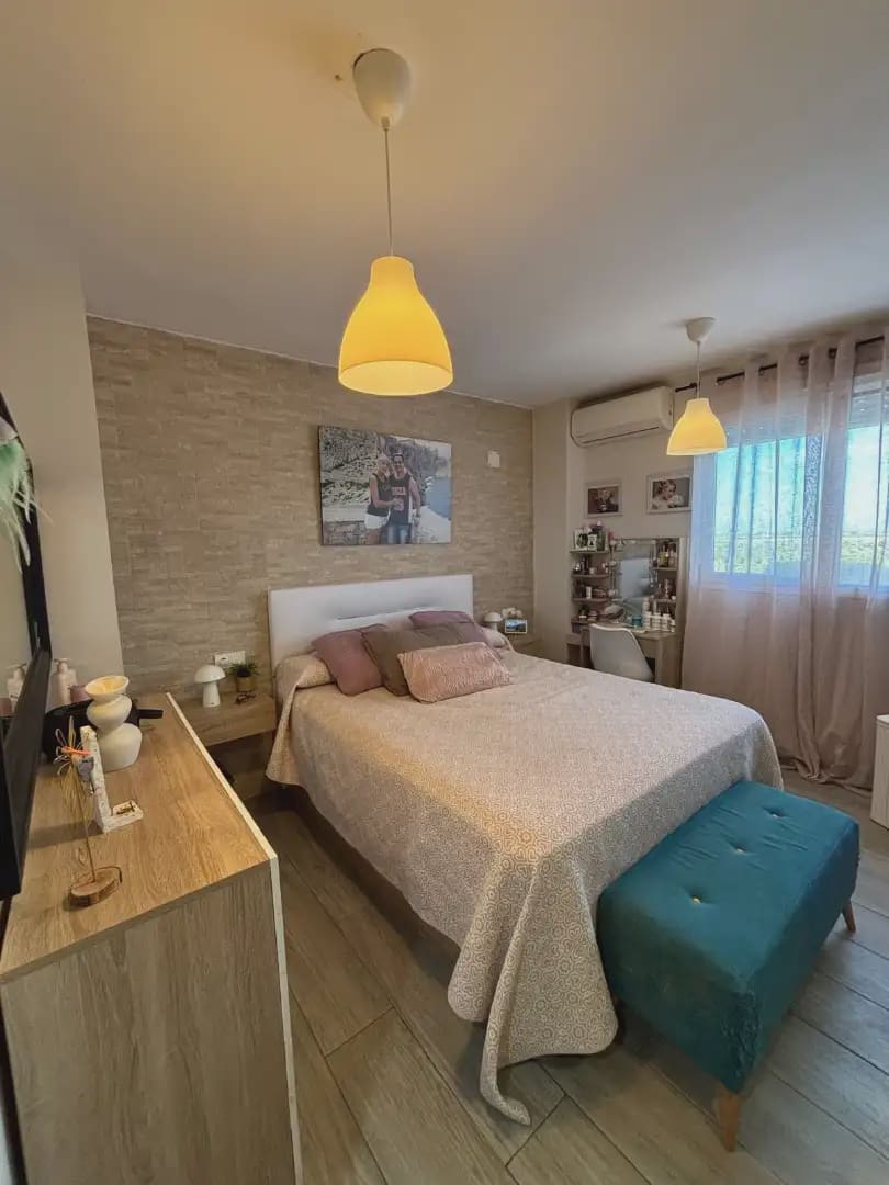 3 bedroom Flat for sale in Alginet with garage - € 175,000 (Ref: 10165356)