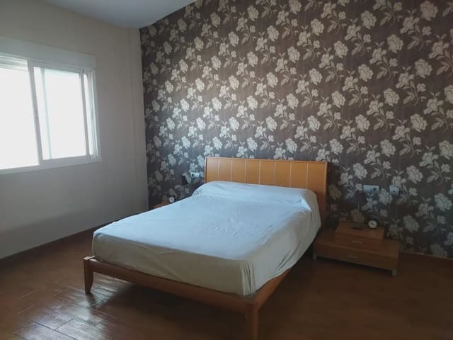 Casa de 4 habitaciones en Alginet en venta con garaje - 260.000 € (Ref: 9797389)