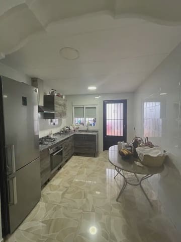 2 bedroom Townhouse for sale in Alginet - € 106,000 (Ref: 9807420)