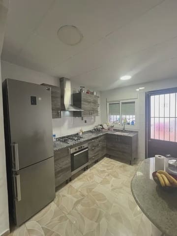 2 bedroom Townhouse for sale in Alginet - € 106,000 (Ref: 9807420)