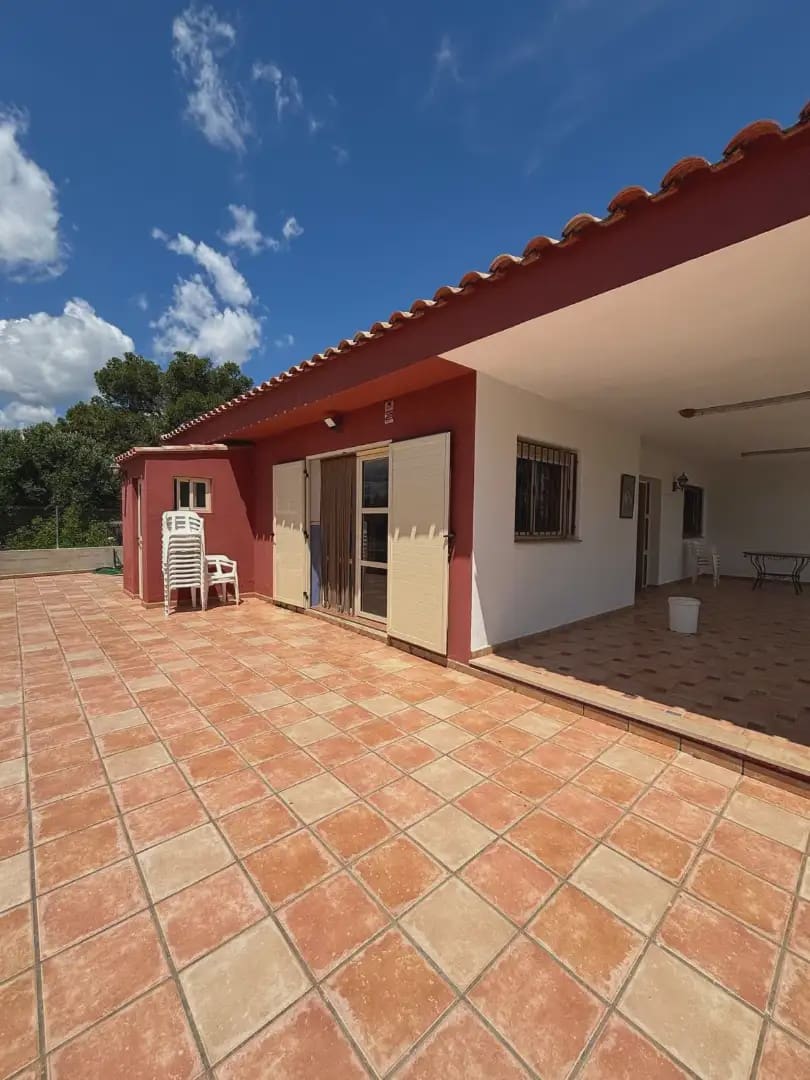 4 bedroom Villa for sale in Catadau with pool garage - € 310,000 (Ref: 9841718)