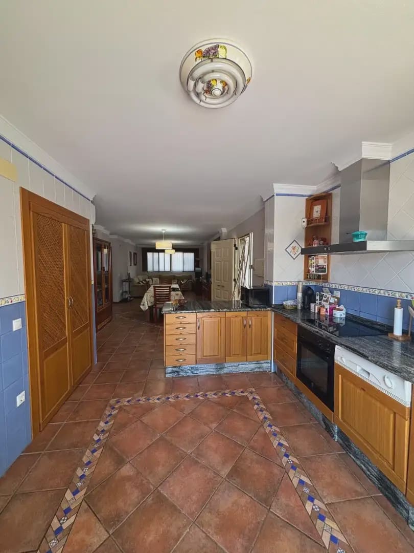 4 bedroom Villa for sale in Catadau with pool garage - € 310,000 (Ref: 9841718)