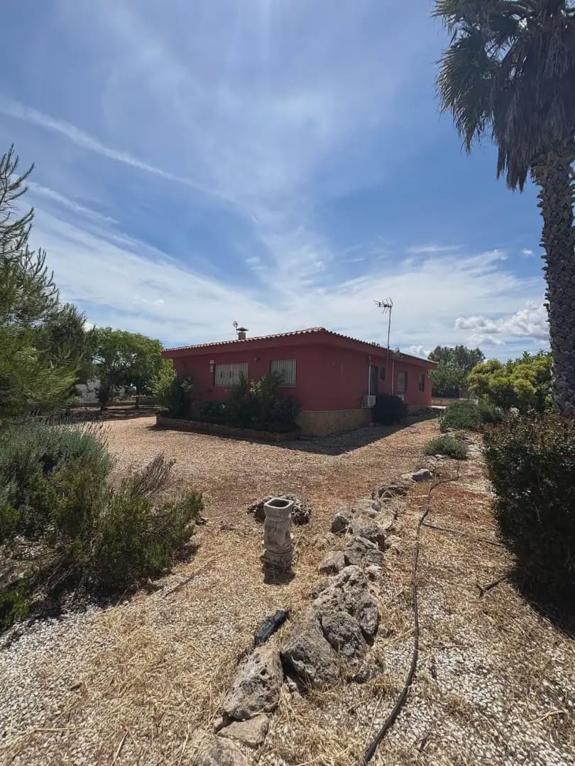 4 bedroom Villa for sale in Catadau with pool garage - € 310,000 (Ref: 9841718)