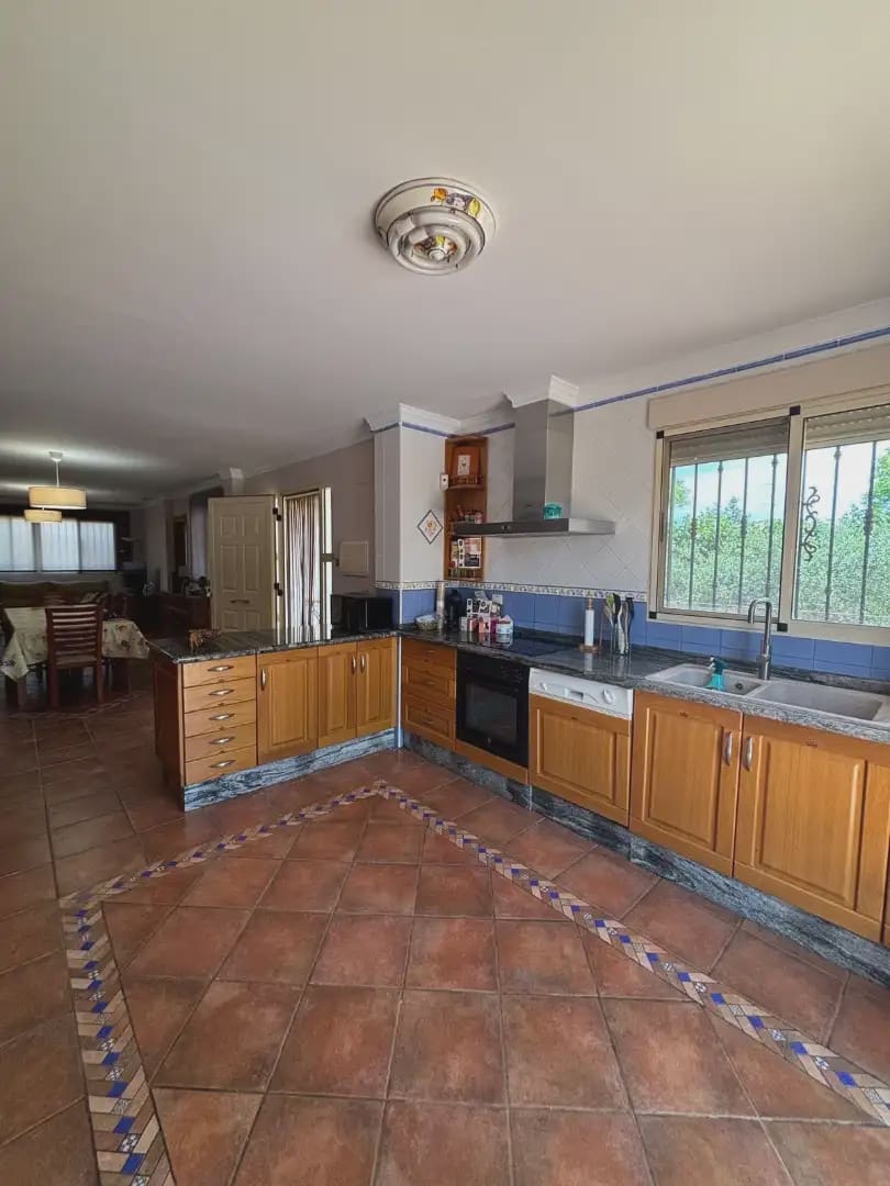 4 bedroom Villa for sale in Catadau with pool garage - € 310,000 (Ref: 9841718)