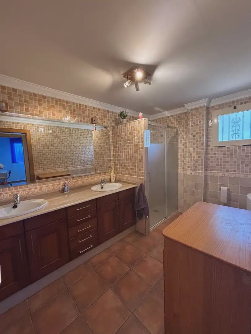 4 bedroom Villa for sale in Catadau with pool garage - € 310,000 (Ref: 9841718)