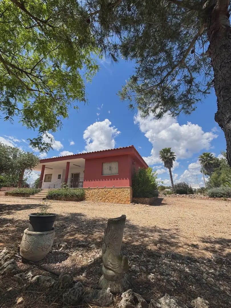 4 bedroom Villa for sale in Catadau with pool garage - € 310,000 (Ref: 9841718)