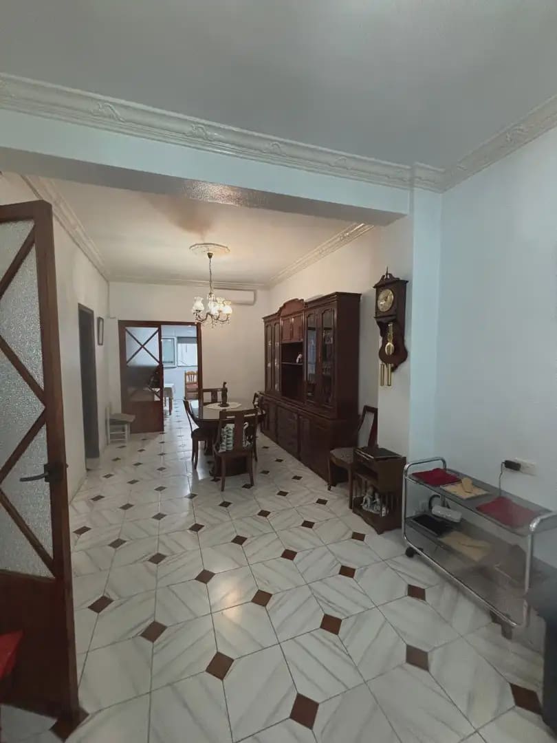 5 bedroom Townhouse for sale in Alginet with garage - € 190,000 (Ref: 9844557)