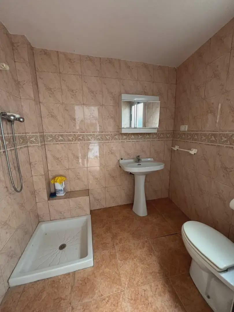 5 bedroom Townhouse for sale in Alginet with garage - € 190,000 (Ref: 9844557)
