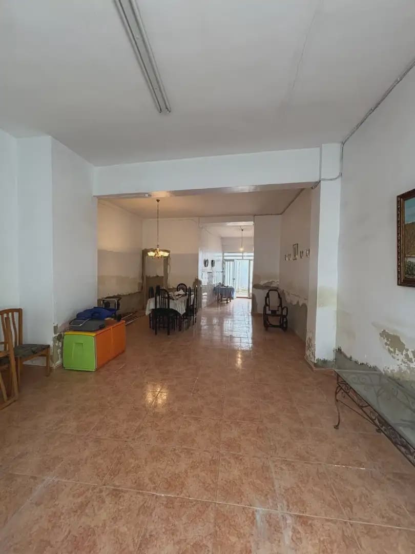 5 bedroom Townhouse for sale in Alginet with garage - € 190,000 (Ref: 9844557)