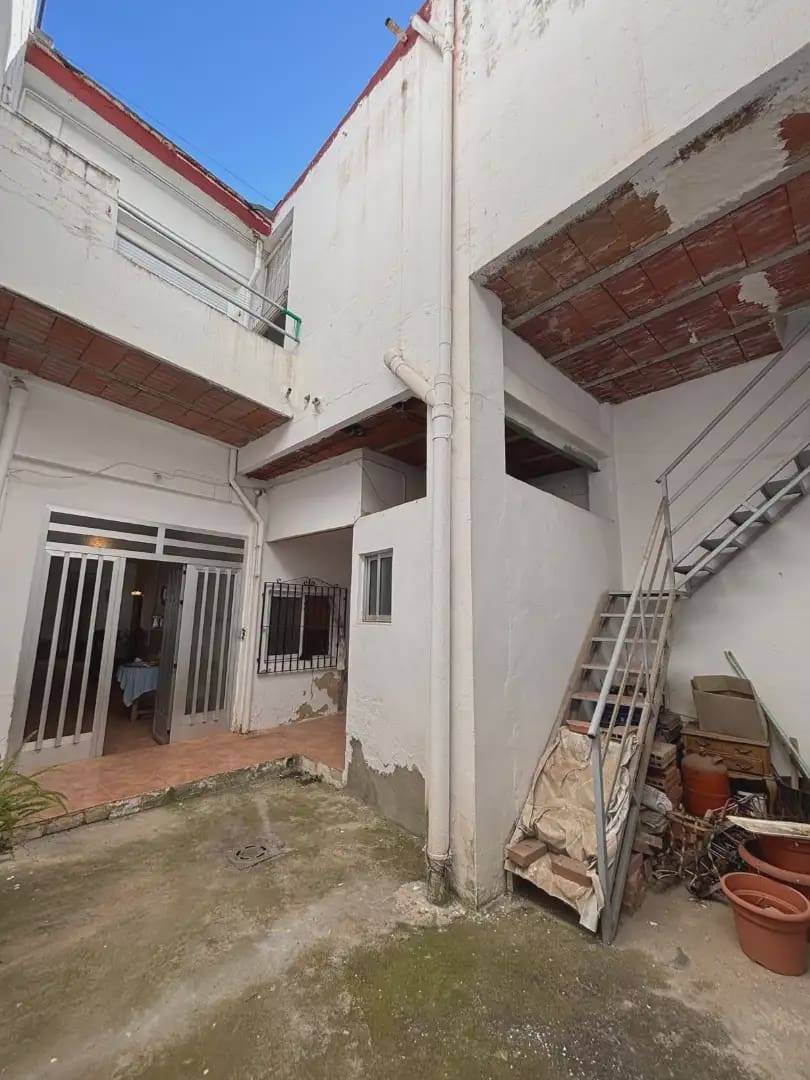 5 bedroom Townhouse for sale in Alginet with garage - € 190,000 (Ref: 9844557)