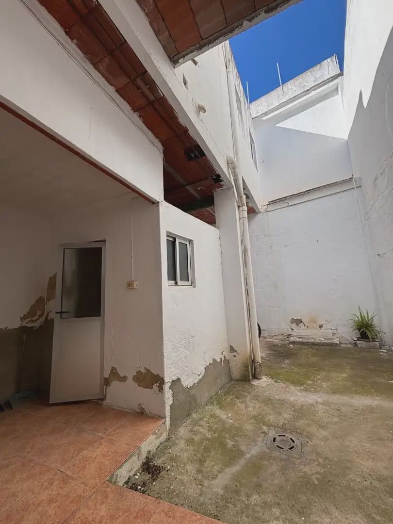 5 bedroom Townhouse for sale in Alginet with garage - € 190,000 (Ref: 9844557)