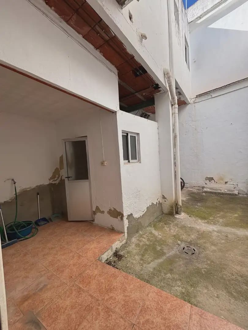 5 bedroom Townhouse for sale in Alginet with garage - € 190,000 (Ref: 9844557)