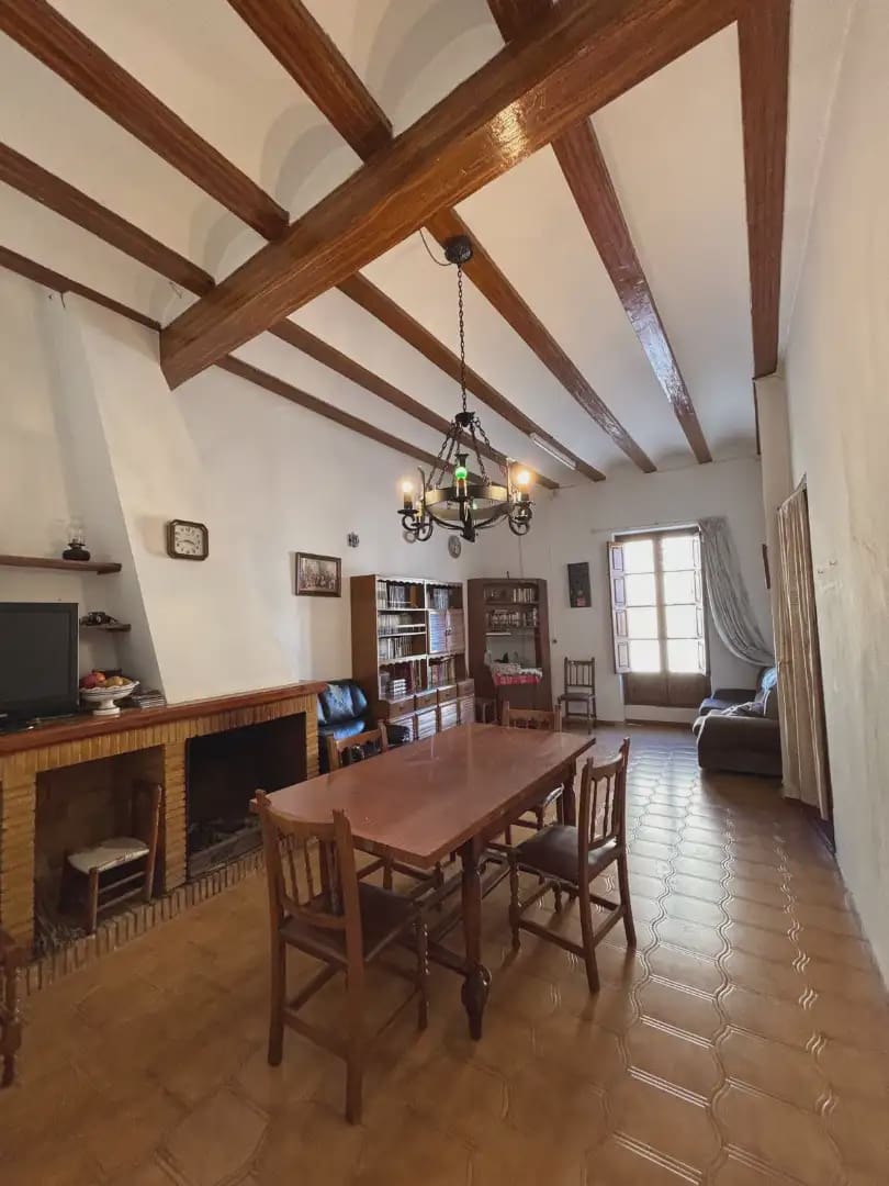 4 sypialnia Dom na sprzedaż w Llombai - 145 000 € (Ref: 9863998)