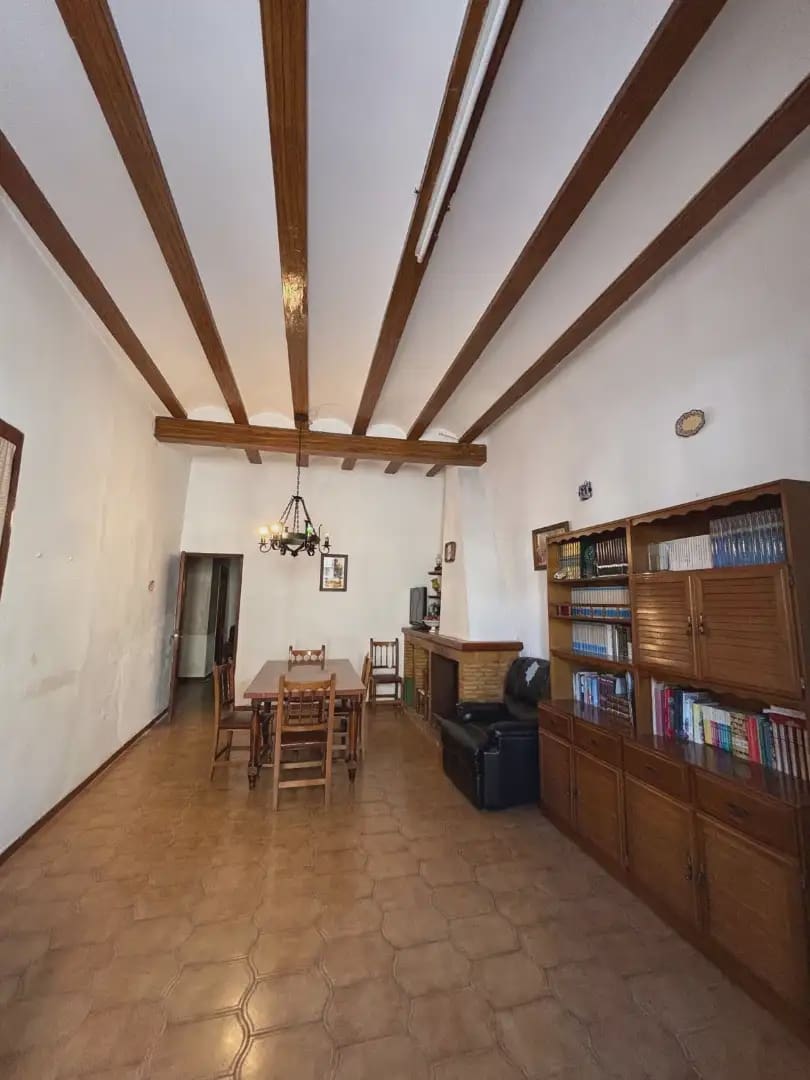 4 sypialnia Dom na sprzedaż w Llombai - 145 000 € (Ref: 9863998)