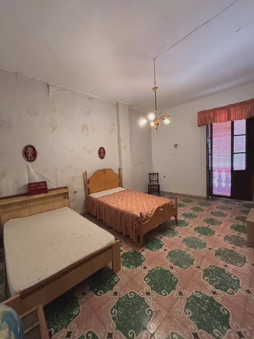4 sypialnia Dom na sprzedaż w Llombai - 145 000 € (Ref: 9863998)