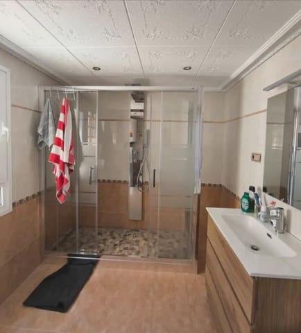 3 bedroom Flat for sale in Alginet with garage - € 169,000 (Ref: 9877874)