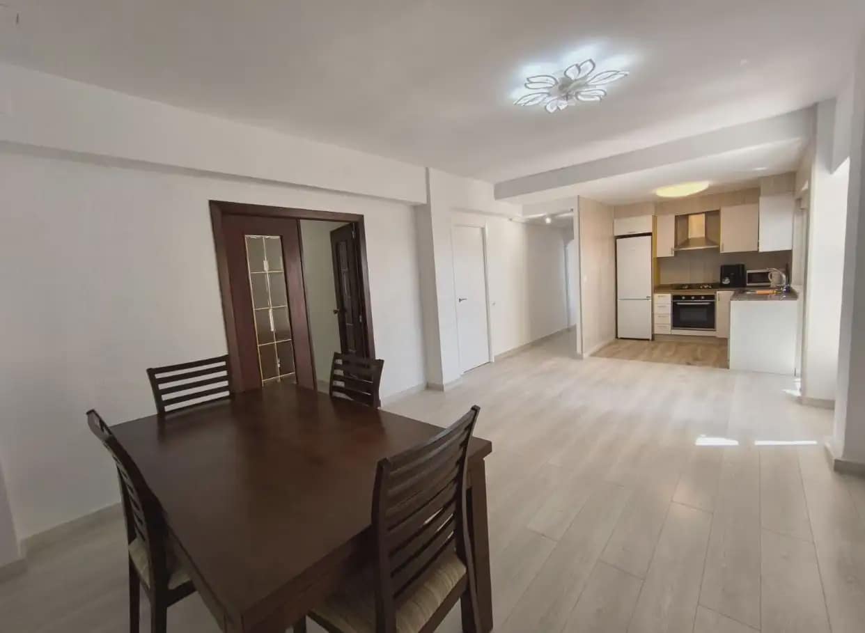 3 bedroom Flat for sale in Alginet with garage - € 169,000 (Ref: 9877874)