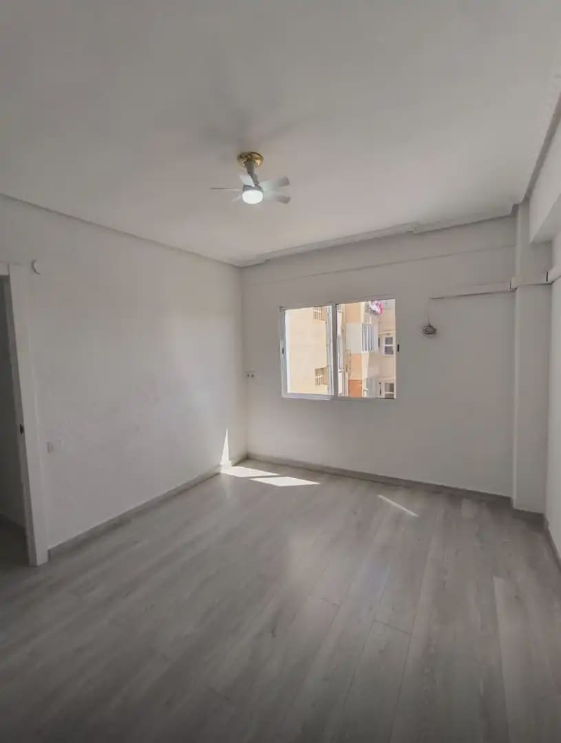 3 bedroom Flat for sale in Alginet with garage - € 169,000 (Ref: 9877874)