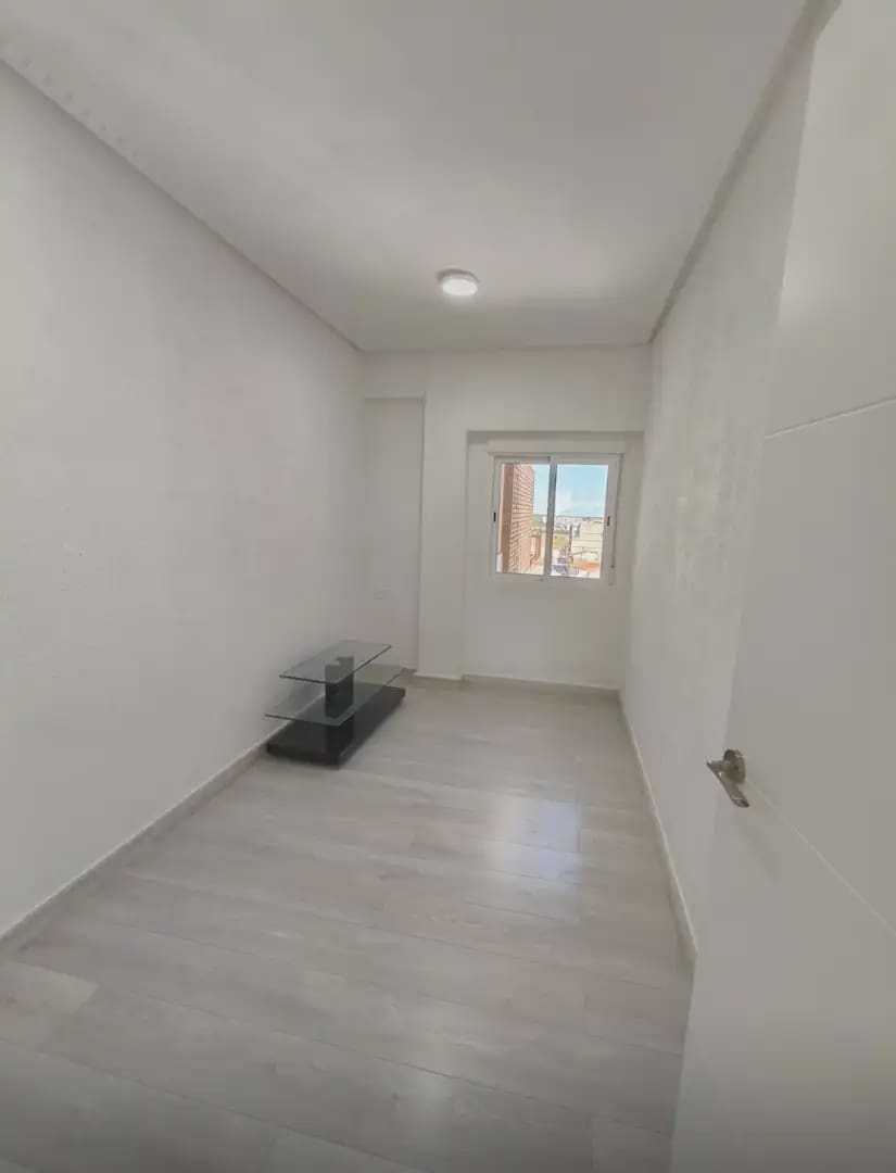 3 bedroom Flat for sale in Alginet with garage - € 169,000 (Ref: 9877874)