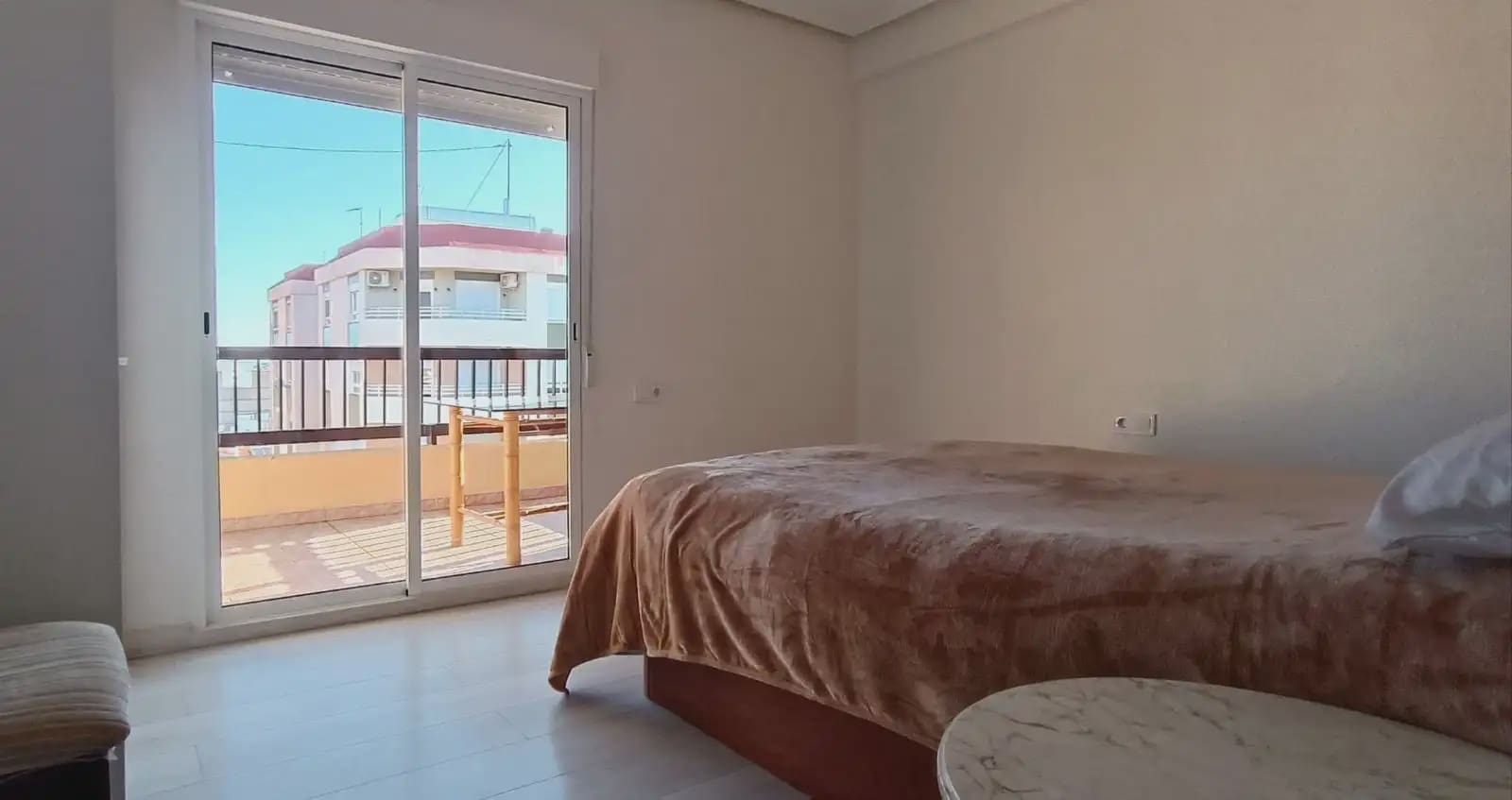 3 bedroom Flat for sale in Alginet with garage - € 169,000 (Ref: 9877874)