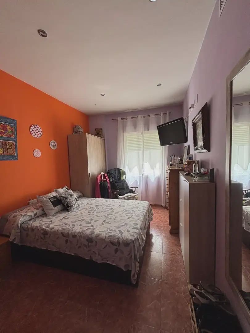 3 bedroom Flat for sale in Alginet with garage - € 160,000 (Ref: 9938886)