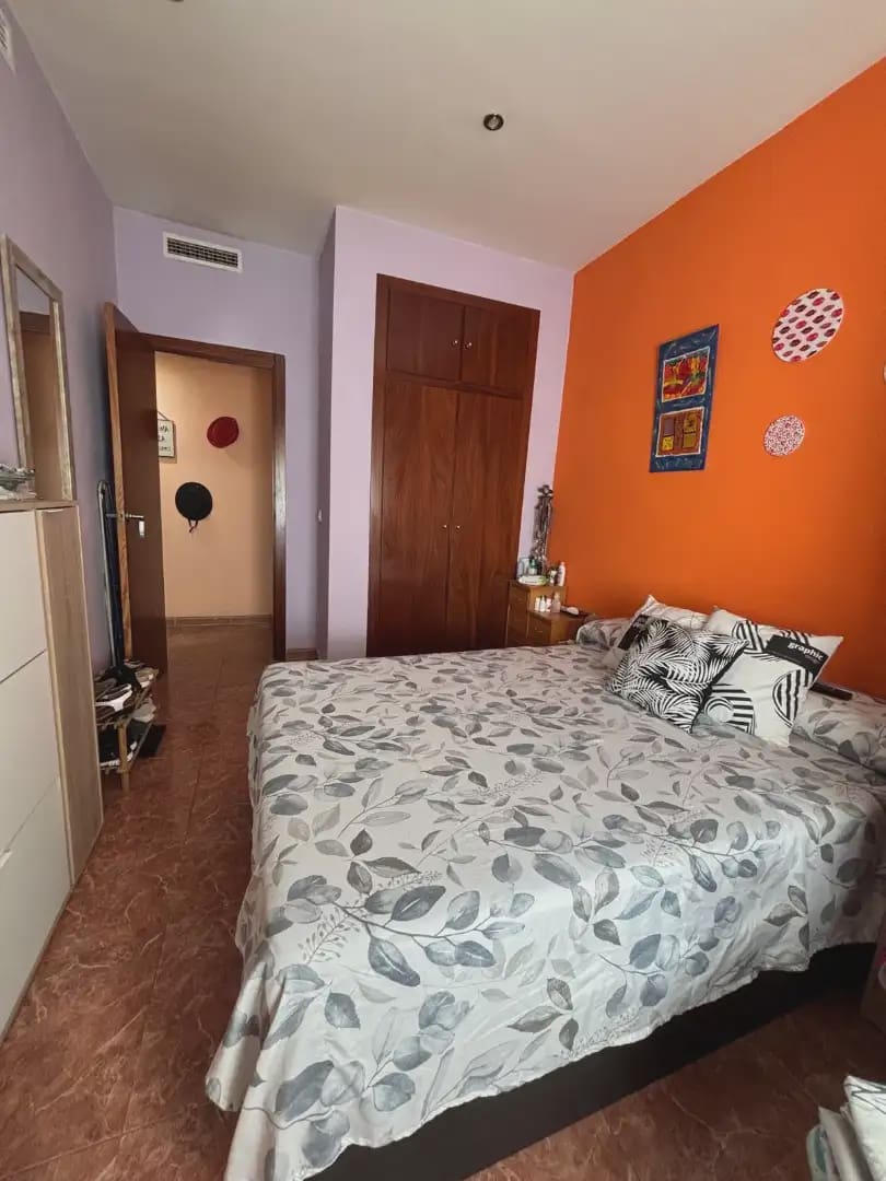 3 bedroom Flat for sale in Alginet with garage - € 160,000 (Ref: 9938886)