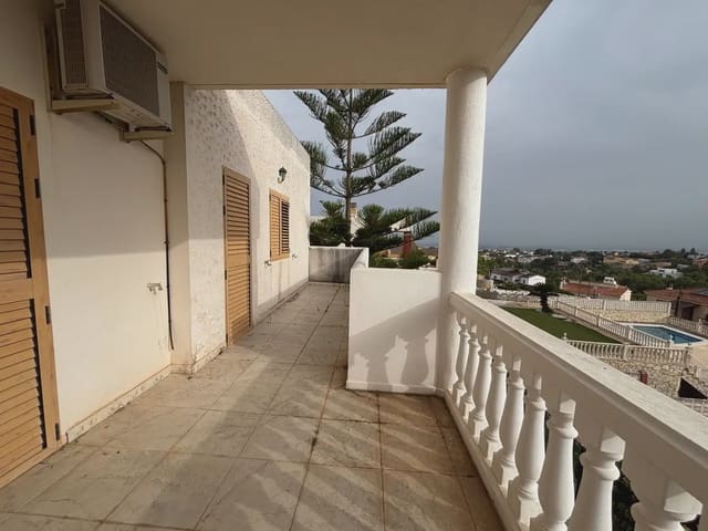 4 soveværelse Villa til salg i Alginet med swimmingpool garage - € 390.000 (Ref: 9972542)