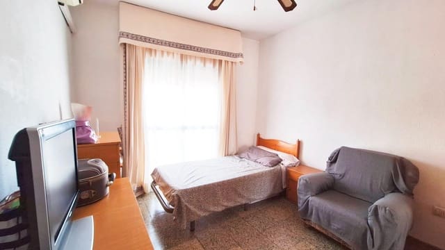 3 slaapkamer Flat te koop in San Lorenzo, Córdoba stad - € 94.500 (Ref: 9901478)