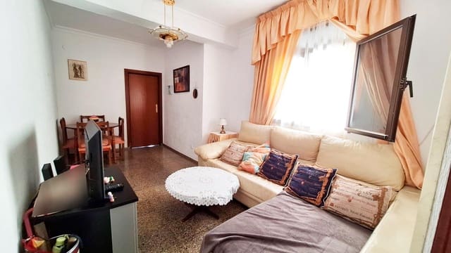 3 slaapkamer Flat te koop in San Lorenzo, Córdoba stad - € 94.500 (Ref: 9901478)