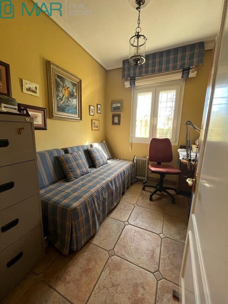 5 bedroom Villa for sale in Cordoba city with pool garage - € 695,000 (Ref: 9901480)