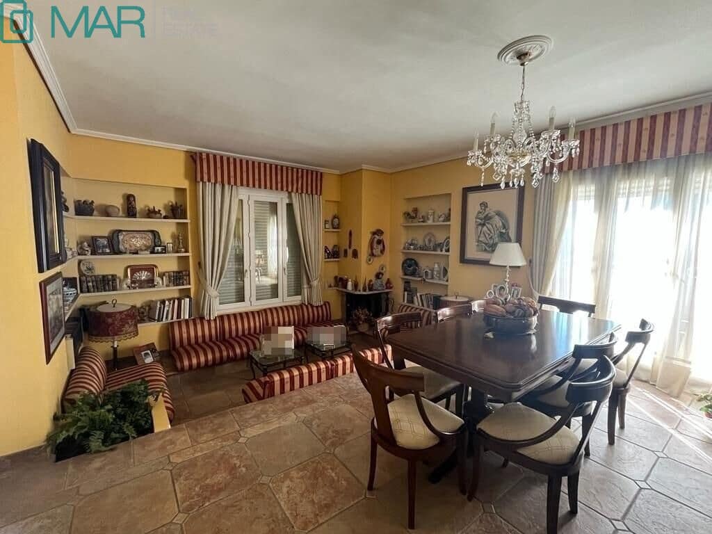 5 bedroom Villa for sale in Cordoba city with pool garage - € 695,000 (Ref: 9901480)