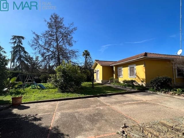 5 slaapkamer Villa te koop in Córdoba stad met zwembad garage - € 695.000 (Ref: 9901480)
