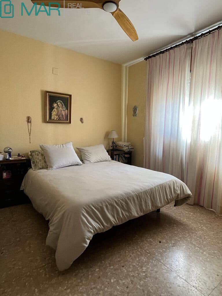 5 bedroom Villa for sale in Cordoba city with pool garage - € 695,000 (Ref: 9901480)